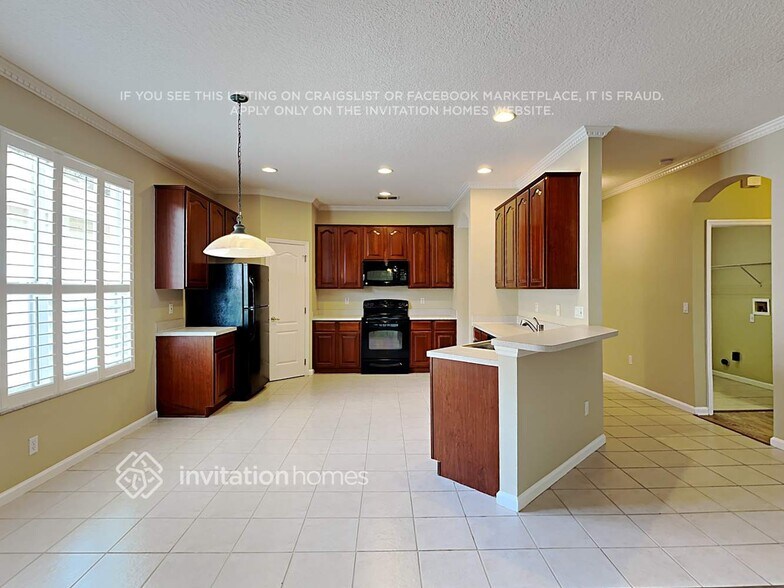 Building Photo - 384 Misty Oaks Run