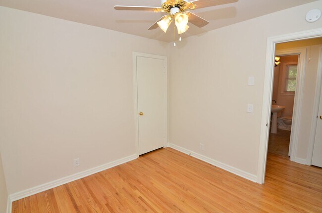 Building Photo - 5019 Raywood Ln