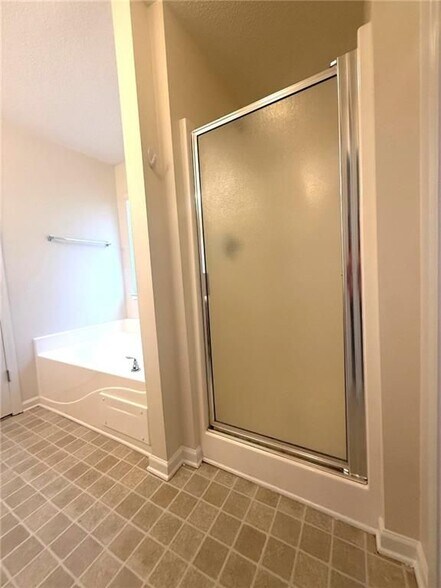 Building Photo - 164 Paces Overlook Trce