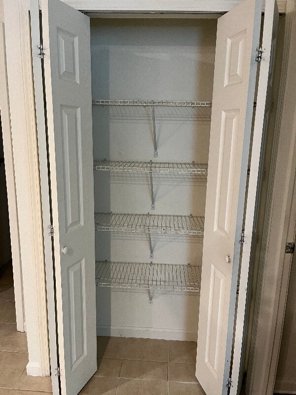 Building Photo - 513 W 2nd St