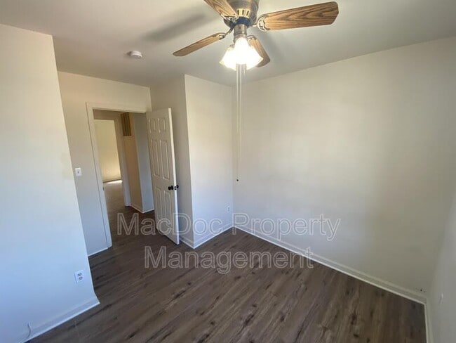 Building Photo - 108 Kings Mill Dr