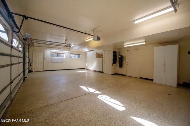 Building Photo - 270 Long