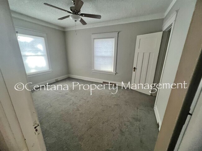 Building Photo - 1320 W Gold St