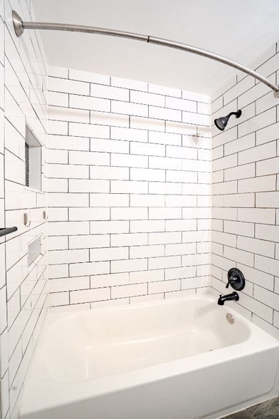 Building Photo - 8505 Castlemill Cir