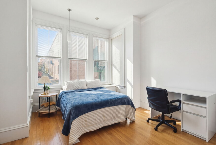 Building Photo - 1609 Tremont St