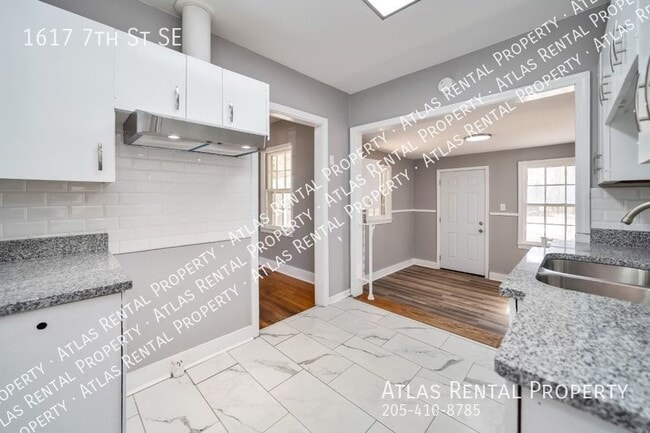 Building Photo - 1617 7th St SE