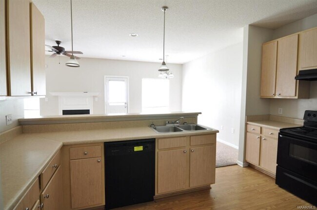 Building Photo - 44 Pine Meadows Cir