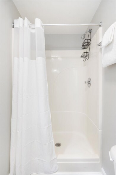 Building Photo - 57 E Heath St