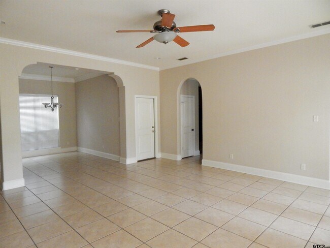 Building Photo - 5622 Andover Dr