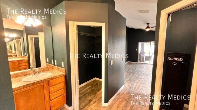 Building Photo - 2239 Wolf Ridge Ln