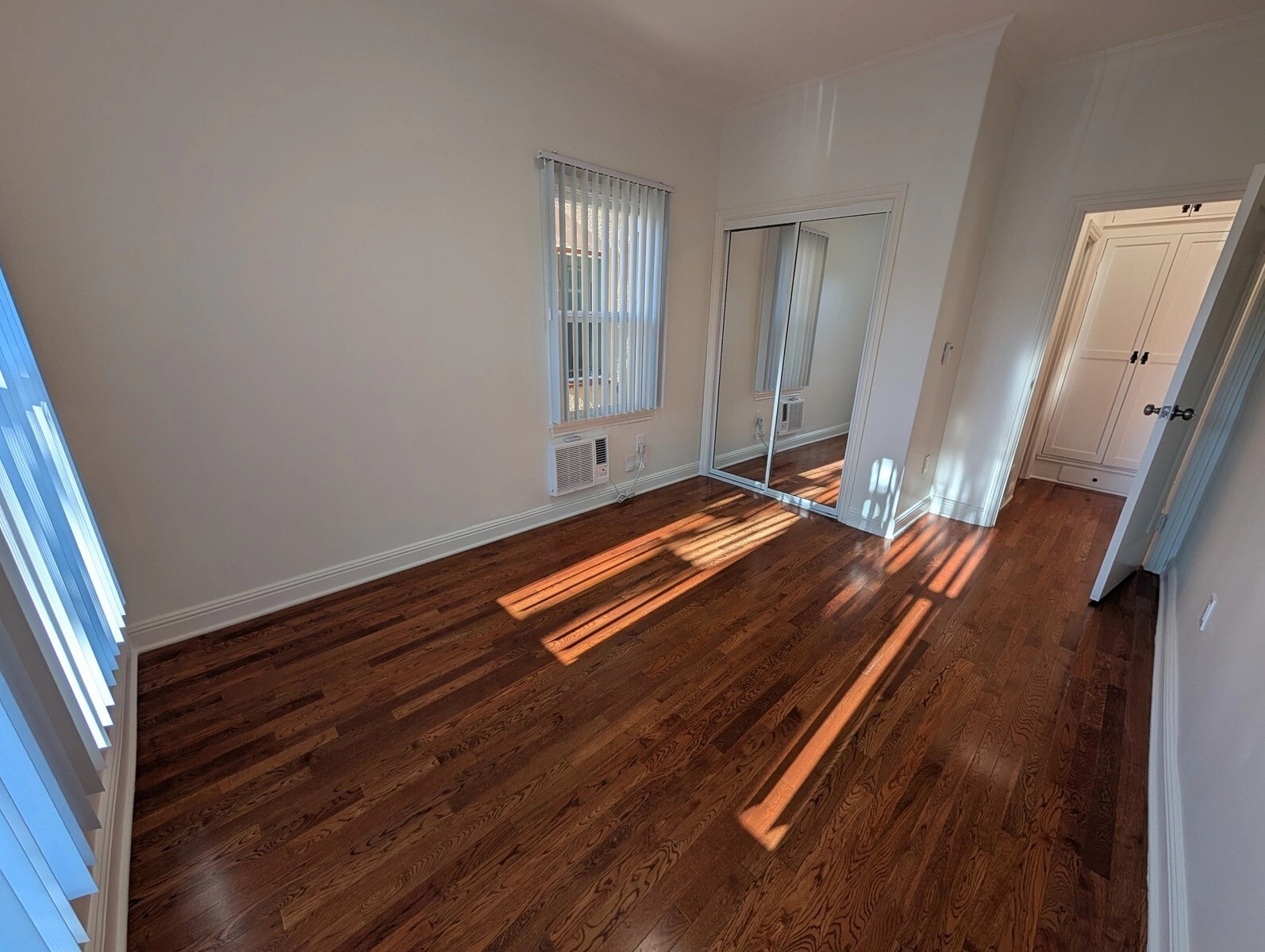 Building Photo - 1205 S Muirfield Rd