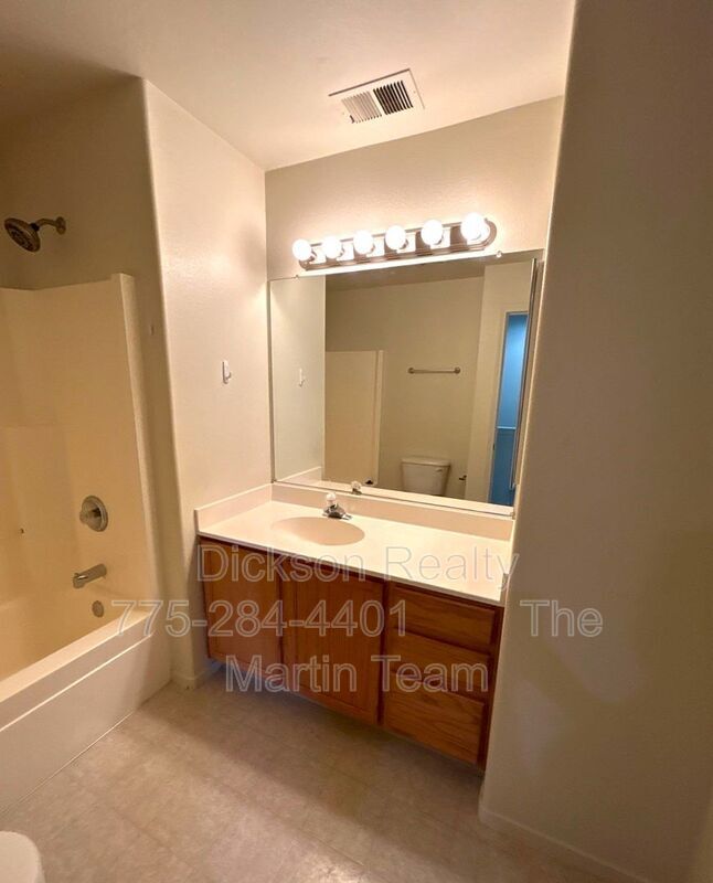 Building Photo - 5153 Lorenzo Ln