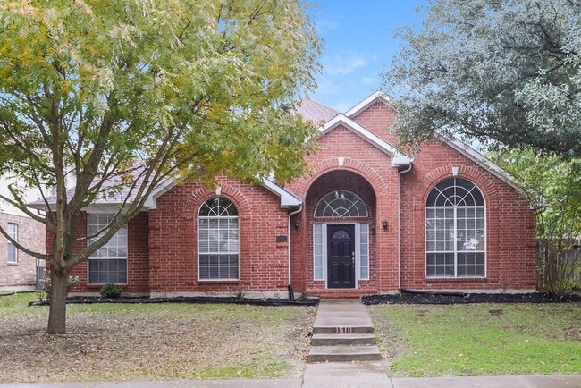 Building Photo - 1510 Lost Creek Dr