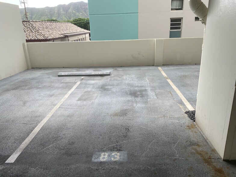 Dedicated Parking - 2575 Kuhio Ave