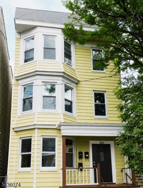 Building Photo - 816 S 16th St