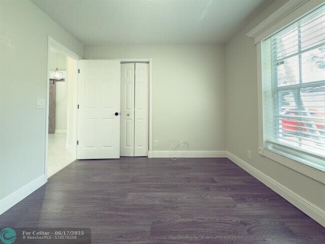 Building Photo - 12204 Sunset Point Cir