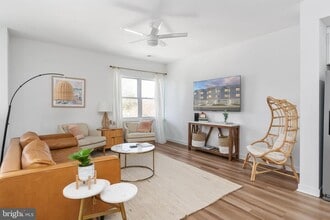 Building Photo - 308 Douglas Ave