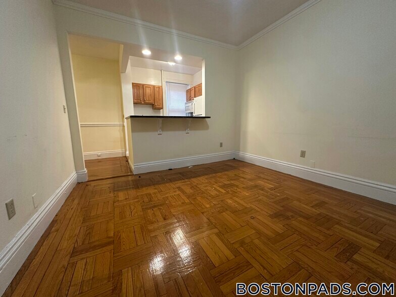 Building Photo - 40 Queensberry St