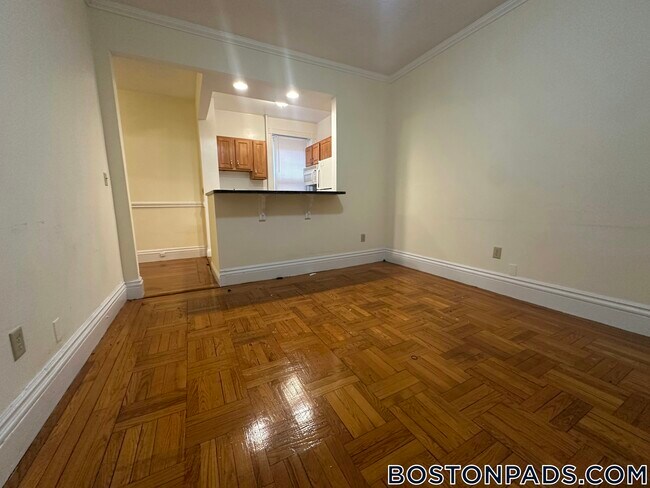 Building Photo - 40 Queensberry St