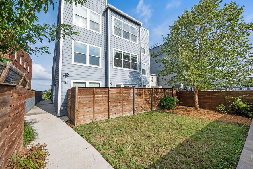 Backyard - 1920 3rd St NE