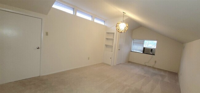 Building Photo - 5624 Woodway Dr