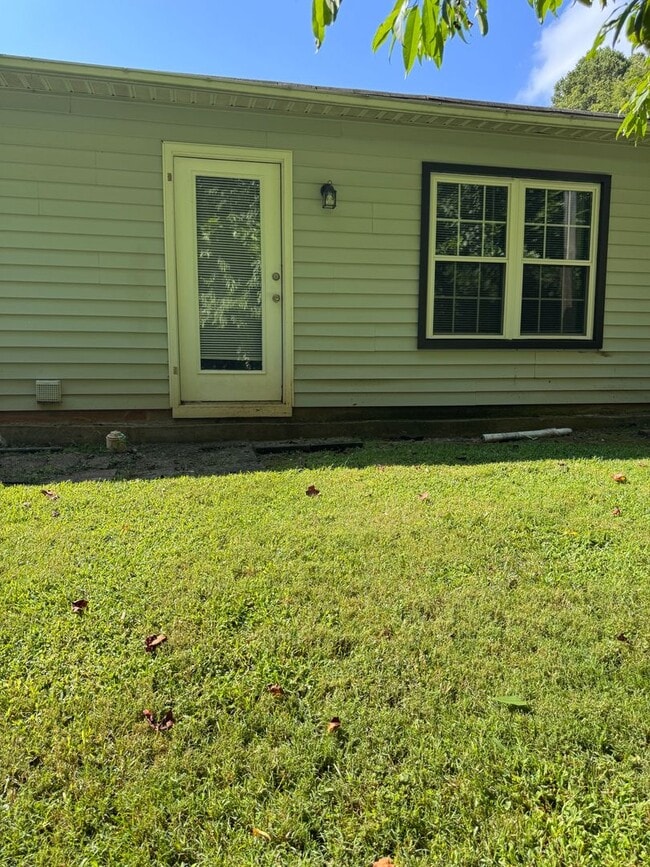 Building Photo - 2 Bedroom || 2 Bathroom - Single Level Tow...