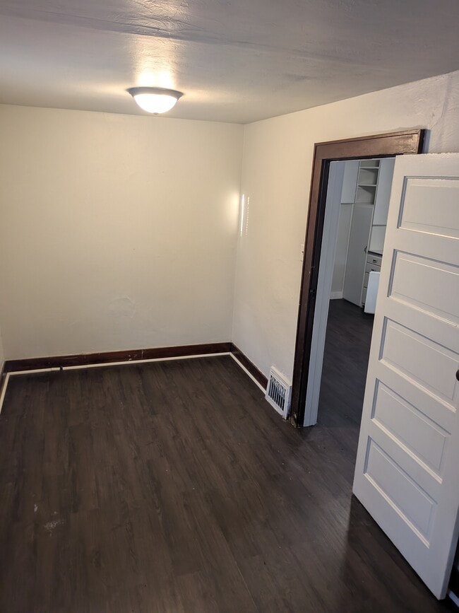 Building Photo - 1820 Harold St