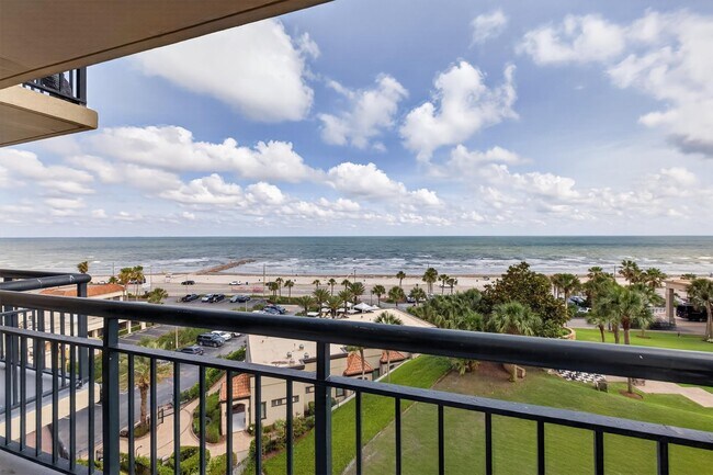 Building Photo - 5220 Seawall Blvd