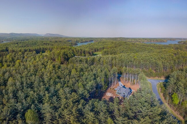 Building Photo - Stunning House w/ Amenities to Camp Lake J...