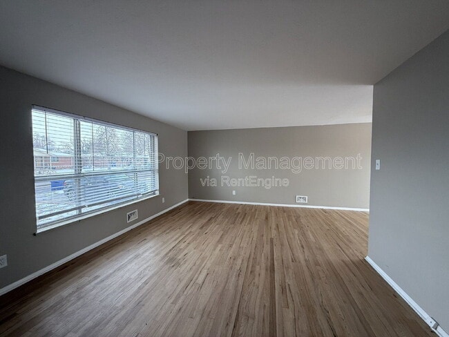 Building Photo - 3055 Carson St