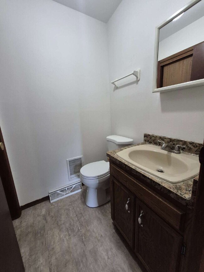 Building Photo - 21225 Mary Lynn Dr