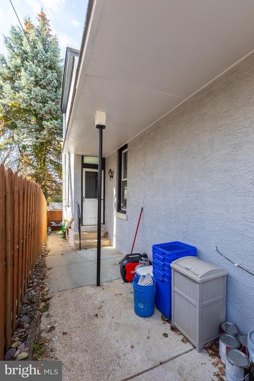 Building Photo - 4360 Pechin St