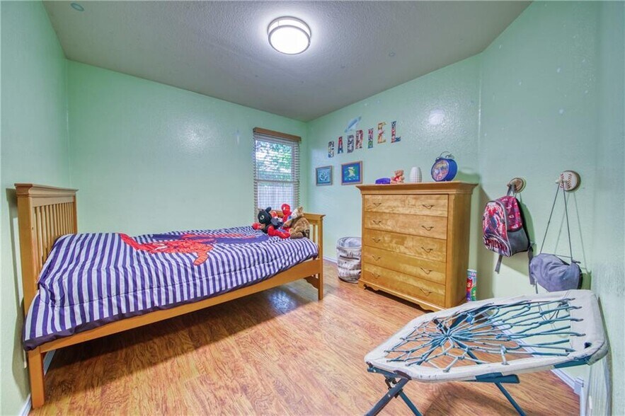 Building Photo - 301 Nicole Way