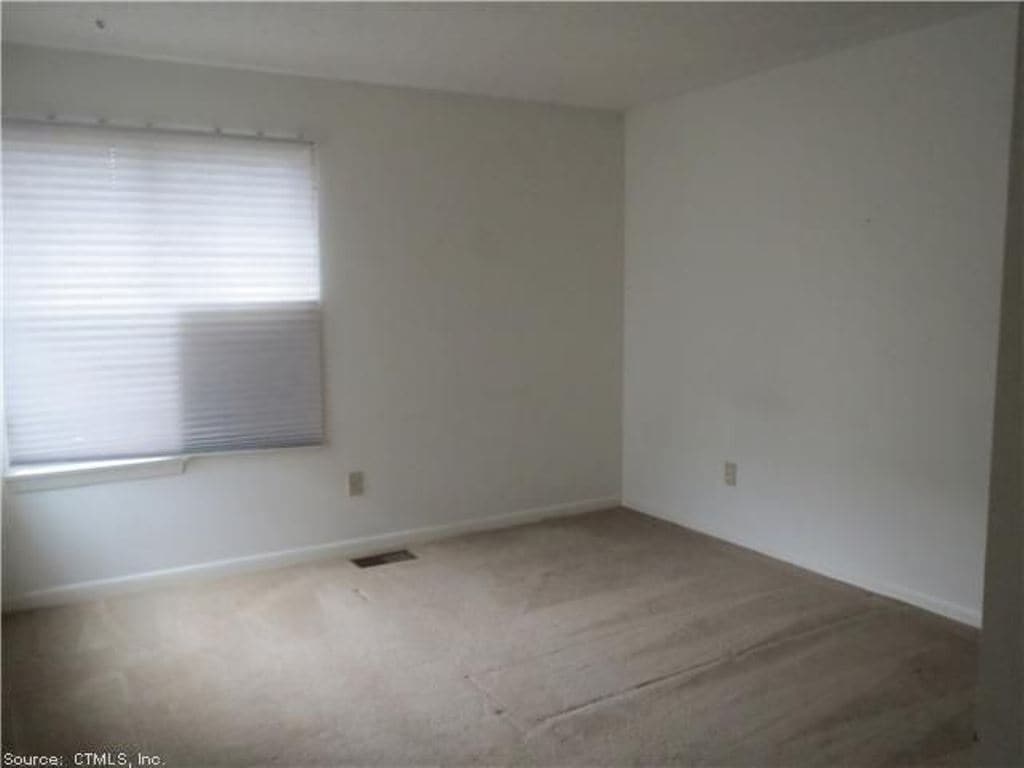 Building Photo - 105 The Mews