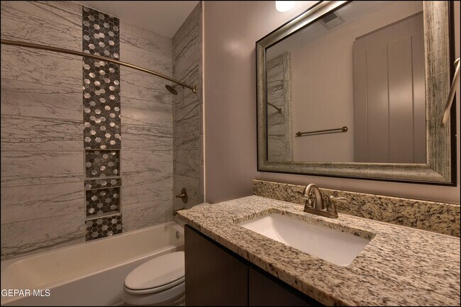 Building Photo - 312 Vin Almoradi Ct
