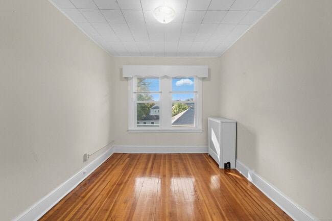 Building Photo - 91 Maplewood Ave