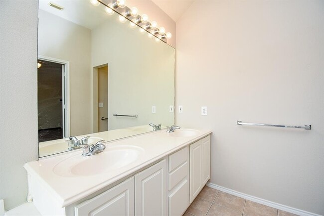 Building Photo - 11743 Berkway Trail