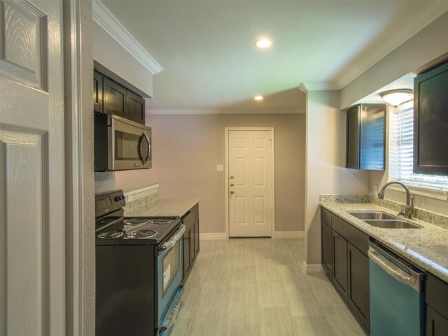 Building Photo - 6510 Reamer St