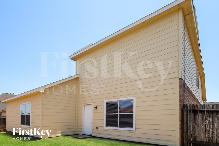 Building Photo - 8610 Sunny Gallop Dr