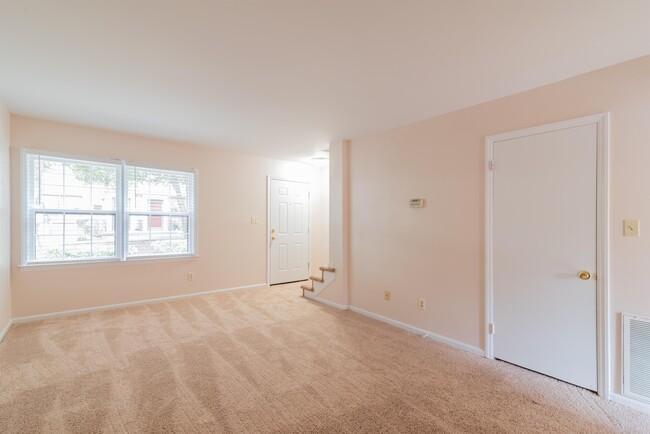 Building Photo - 4631 Old Lantern Way