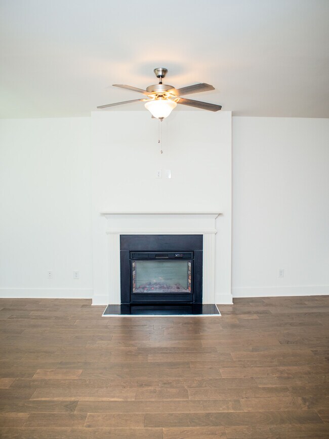 Building Photo - 6444 Scudders Dr