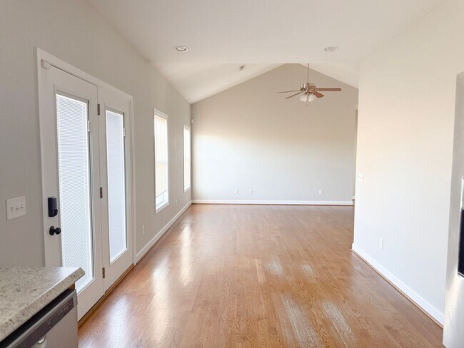 Building Photo - Spacious 4-Bedroom Home with Large Yard and Dual Garages in Cookeville