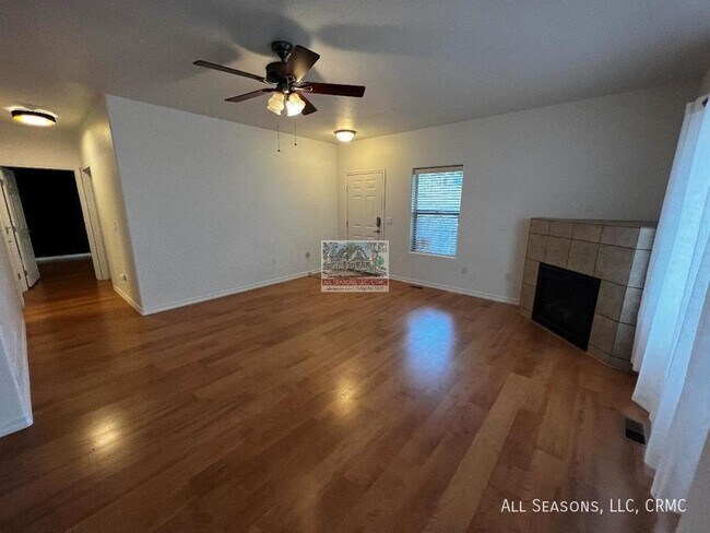 Building Photo - 1550 Little Bear Creek Point #102