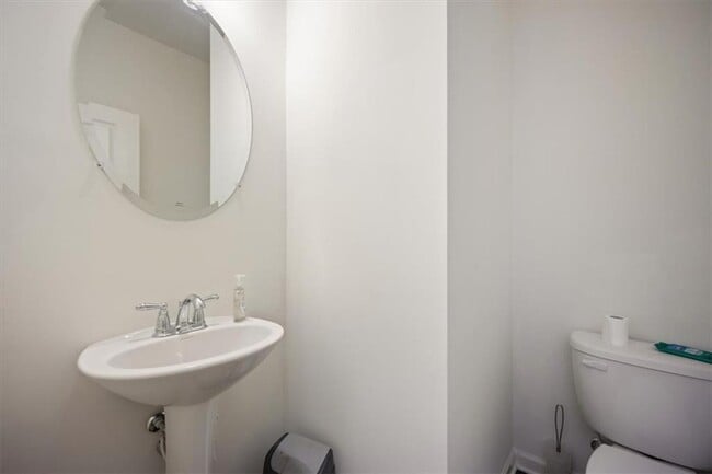 Building Photo - 2730 Kemp Ct