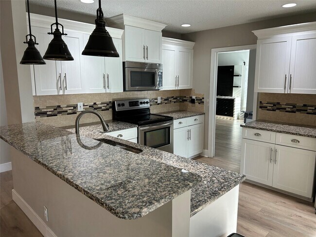 Building Photo - 7430 Ashley Shores Cir