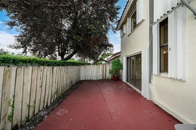 Building Photo - 3208 San Remo Cir