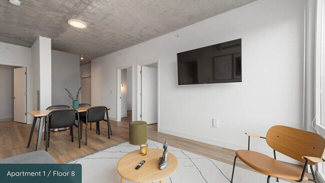 Building Photo - 853 W Blackhawk St