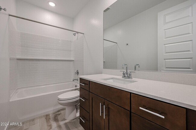 Building Photo - 7680 W Honeysuckle Dr