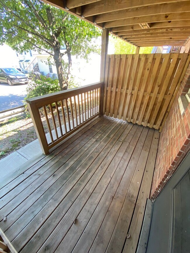 Building Photo - 1 Bedroom ~ Grandview Area