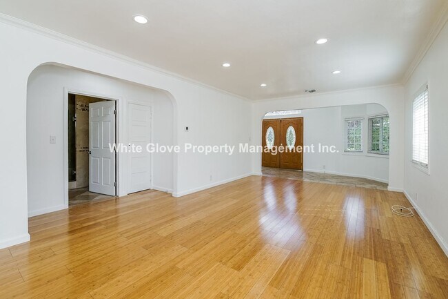 Building Photo - Remodeled 1924 3 Bedroom LA Home